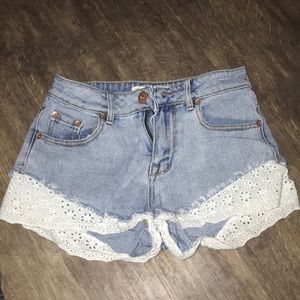 High waisted Bullhead lace shorts🖖🏻